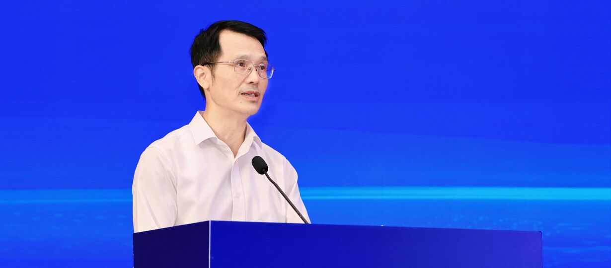 湖北省科协党组书记，副主席周德文主持年会开幕式暨主论坛